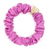 By Eloise London Silk Scrunchie Gold Heart Gumice za kosu za žene 1 kom Nijansa Bubblegum Pink
