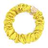 By Eloise London Silk Scrunchie Gold Heart Gumice za kosu za žene 1 kom Nijansa Mellow Yellow
