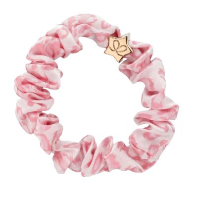 By Eloise London Silk Scrunchie Gold Star Gumice za kosu za žene 1 kom Nijansa Pink Leopard