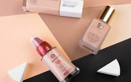 Lagani ljetni puderi s SPF-om